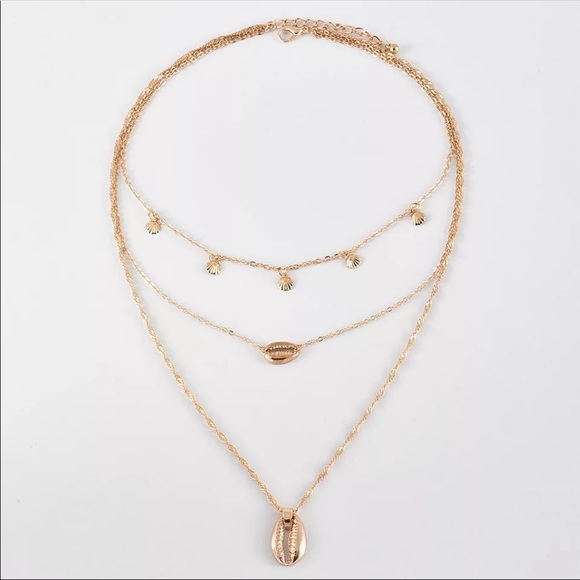 • Raelynn • Layered Shell Necklace - Picture 2 of 4